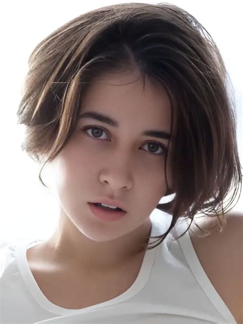 maxa saloma|Maxa Saloma (Model) Age, Wiki, Net。